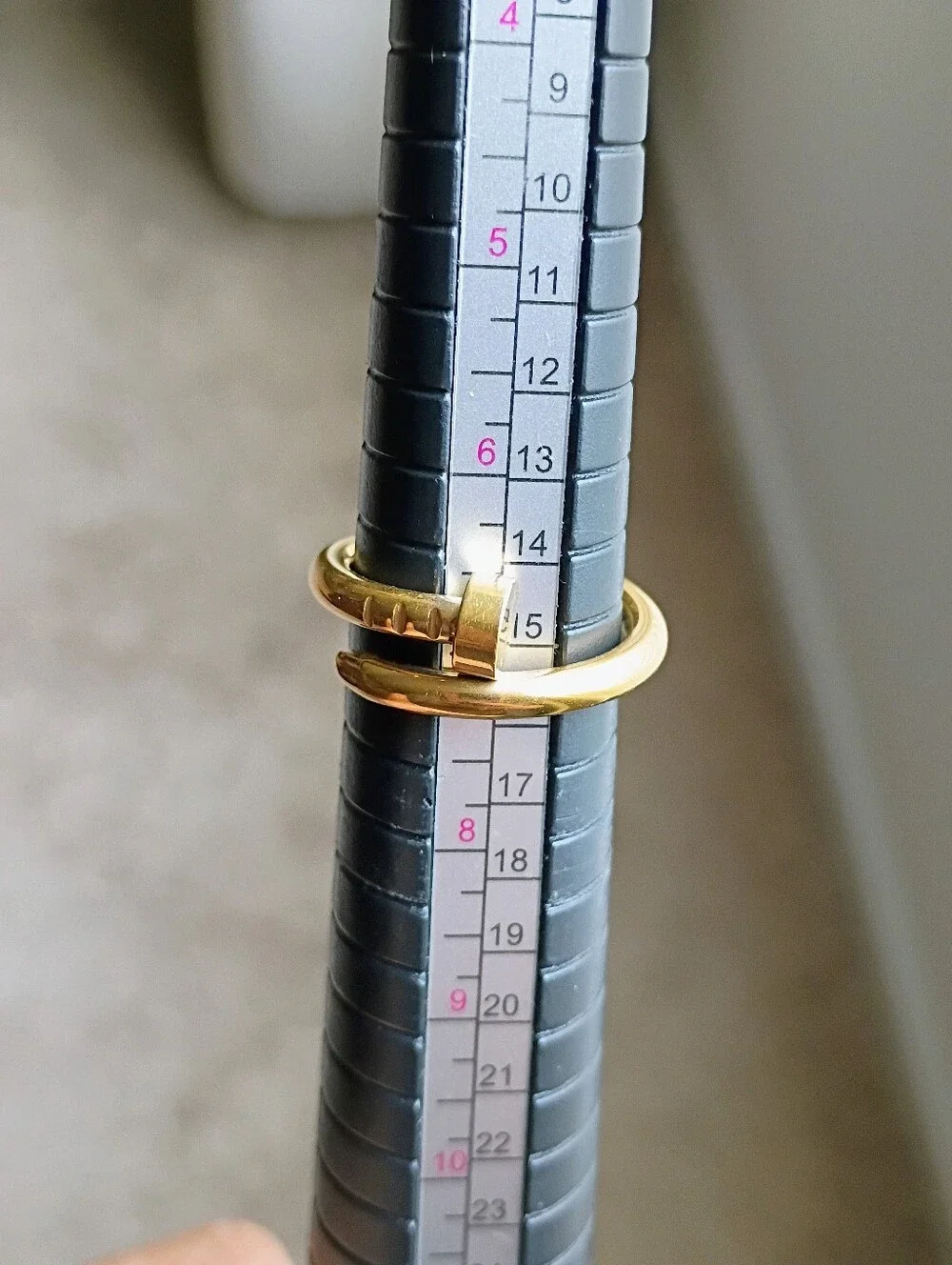 New Gold Tone Nail Head Accent Slim Band Ring Sz. 7